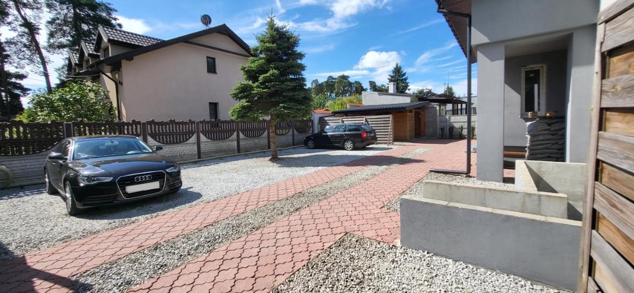 Noclegi Tuszyn M Екстериор снимка